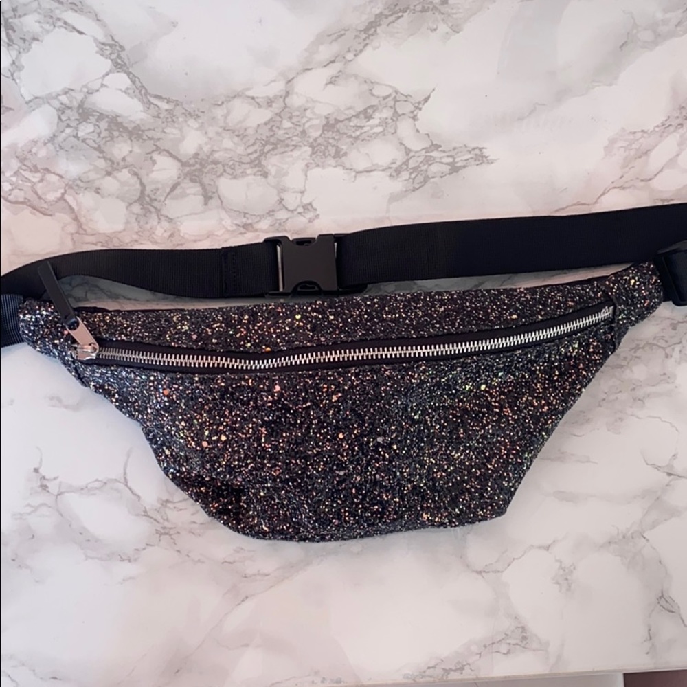 H&M FANNY PACK